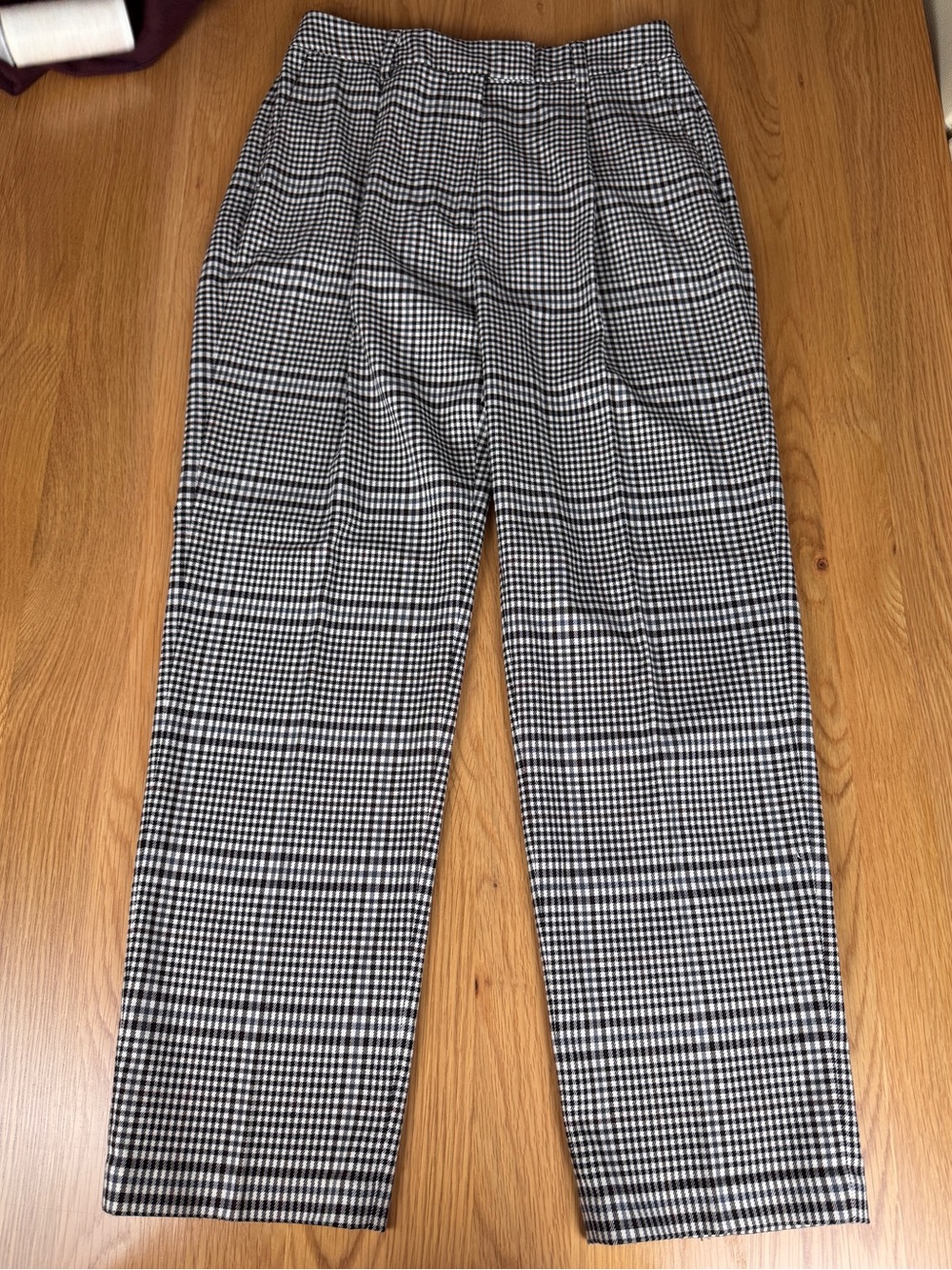 Chelsea28 Black and White checked houndstooth Women’s Trousers Pants